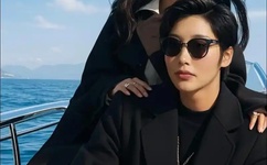 一口一口把奶从胸口吃掉B站